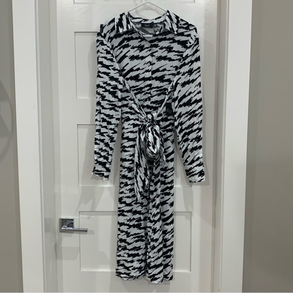 printed crepe tie-front midi dress